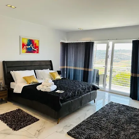 Miguel Golden Sands Manikata Villa